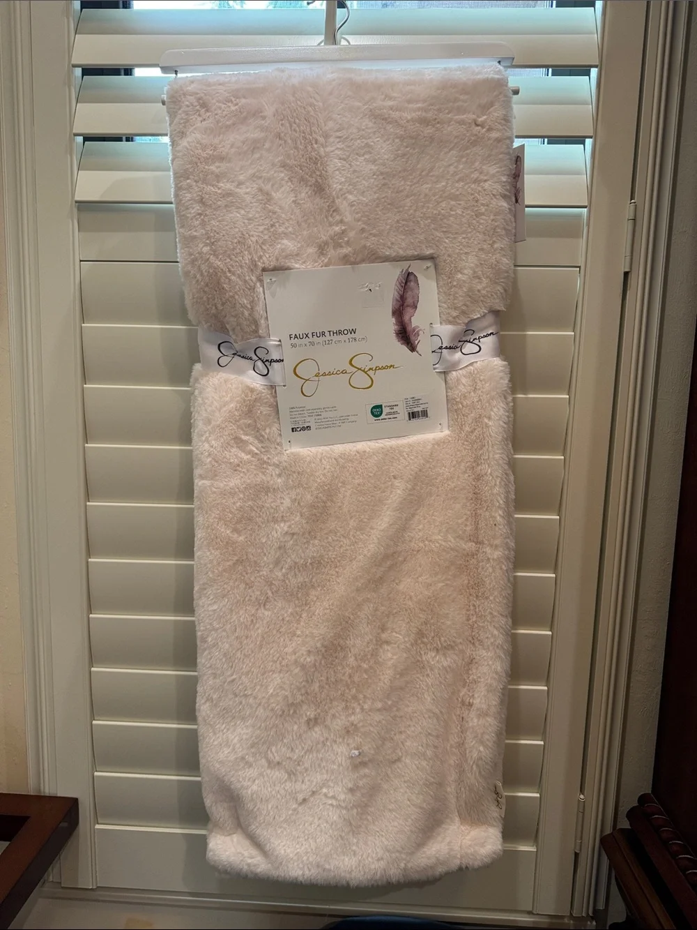 Jessica Simpson Plush Faux Fur Throw Blanket in Winter White